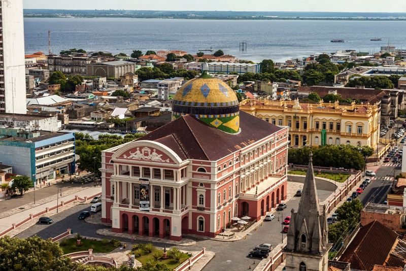 Vista aérea de Manaus com o Teatro Amazonas